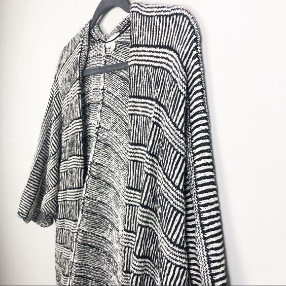 CHARMING CHARLIE | Kimono Style Cardigan Striped - Picture 2 of 8
